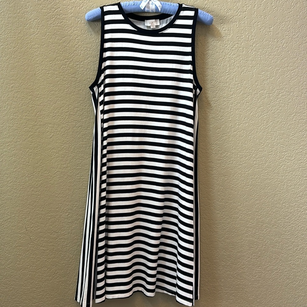LOFT Outlet Dress, Sleeveless, Black & White Striped, Excellent Condition, Cute!